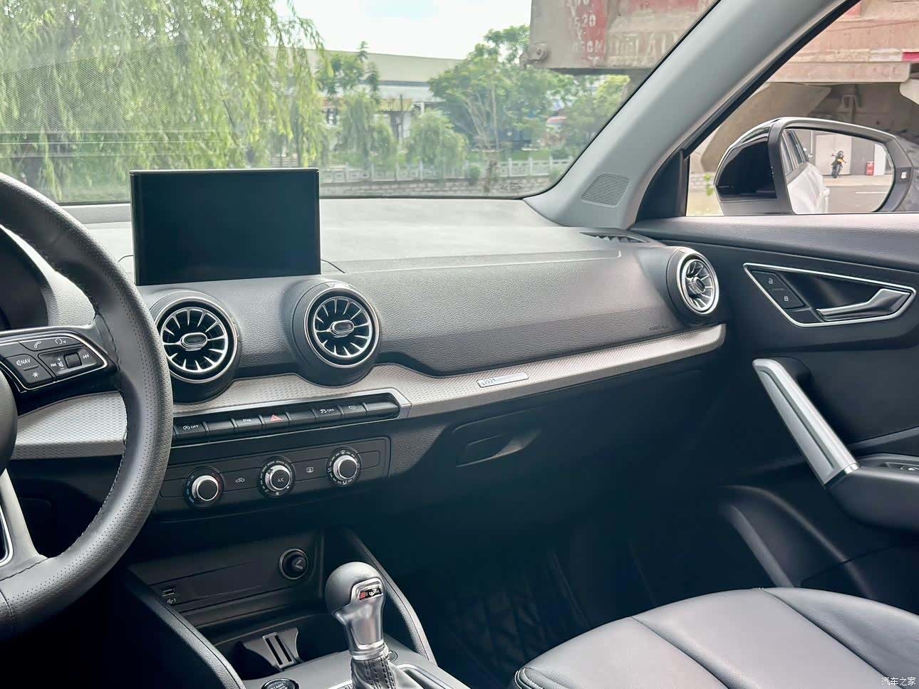 Audi Q2L, 2020 15