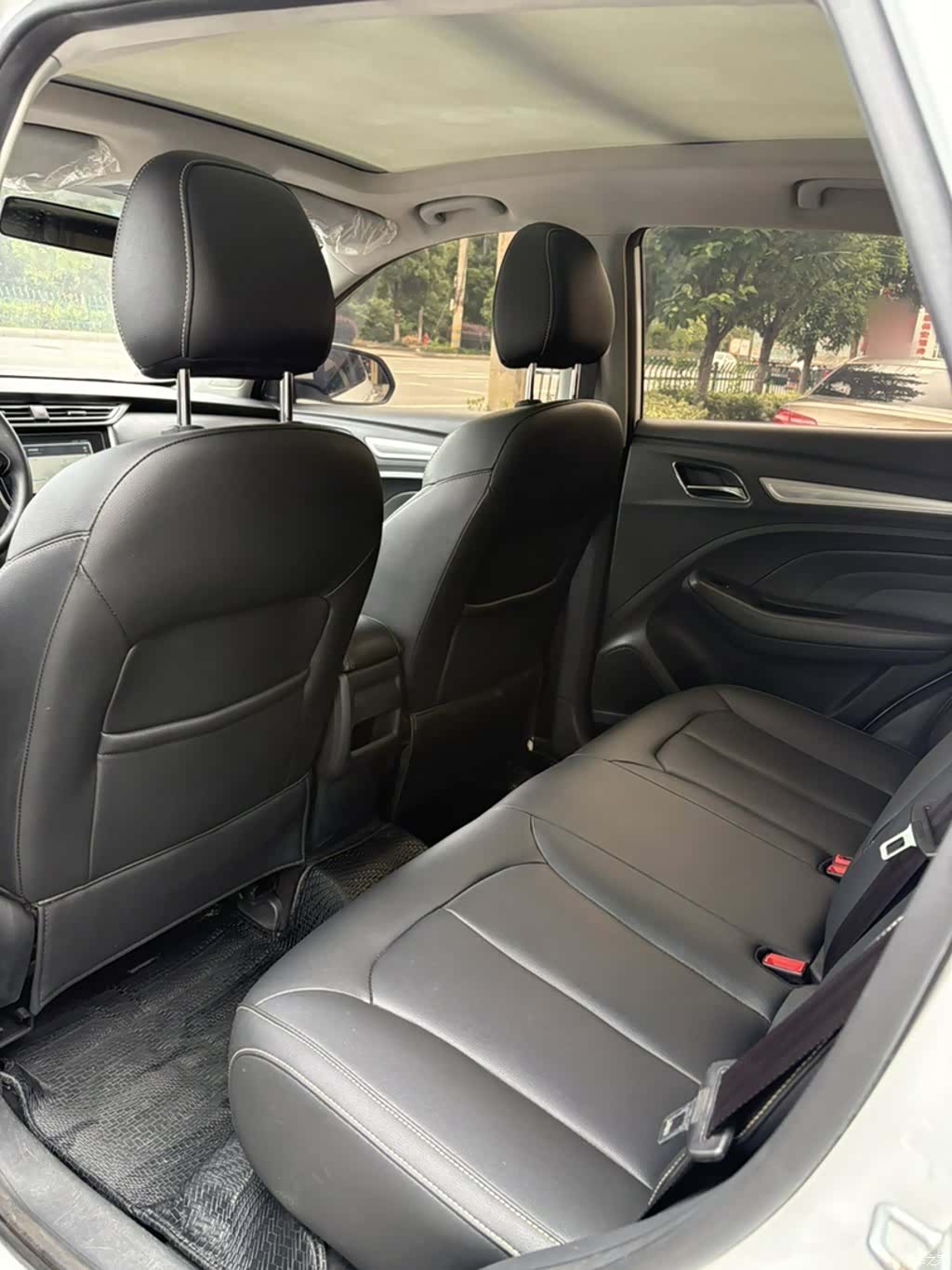 Roewe RX3, 2018 10