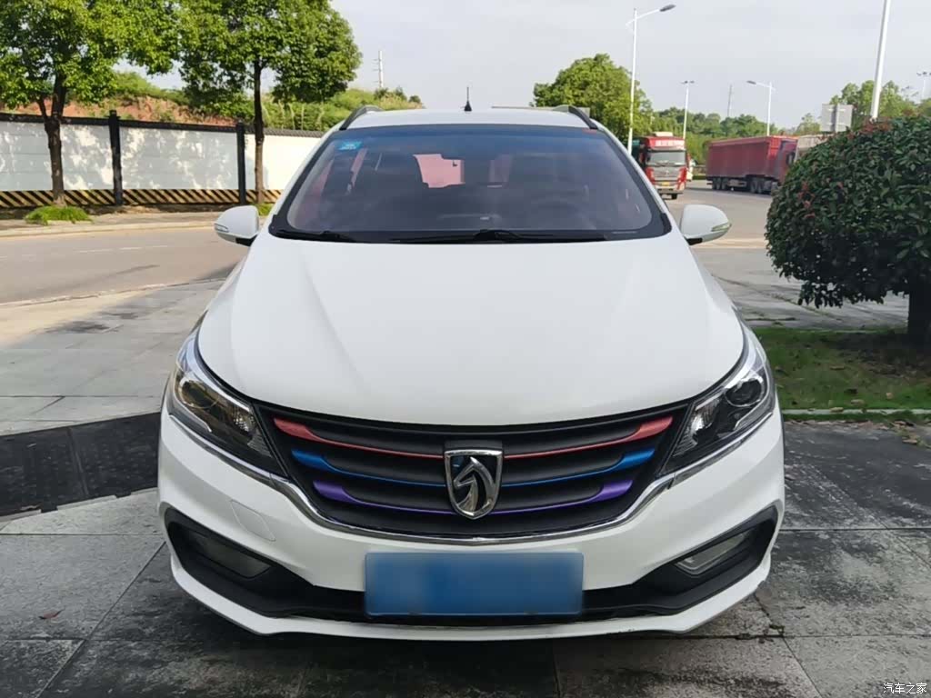 Wuling 310W, 2017 3