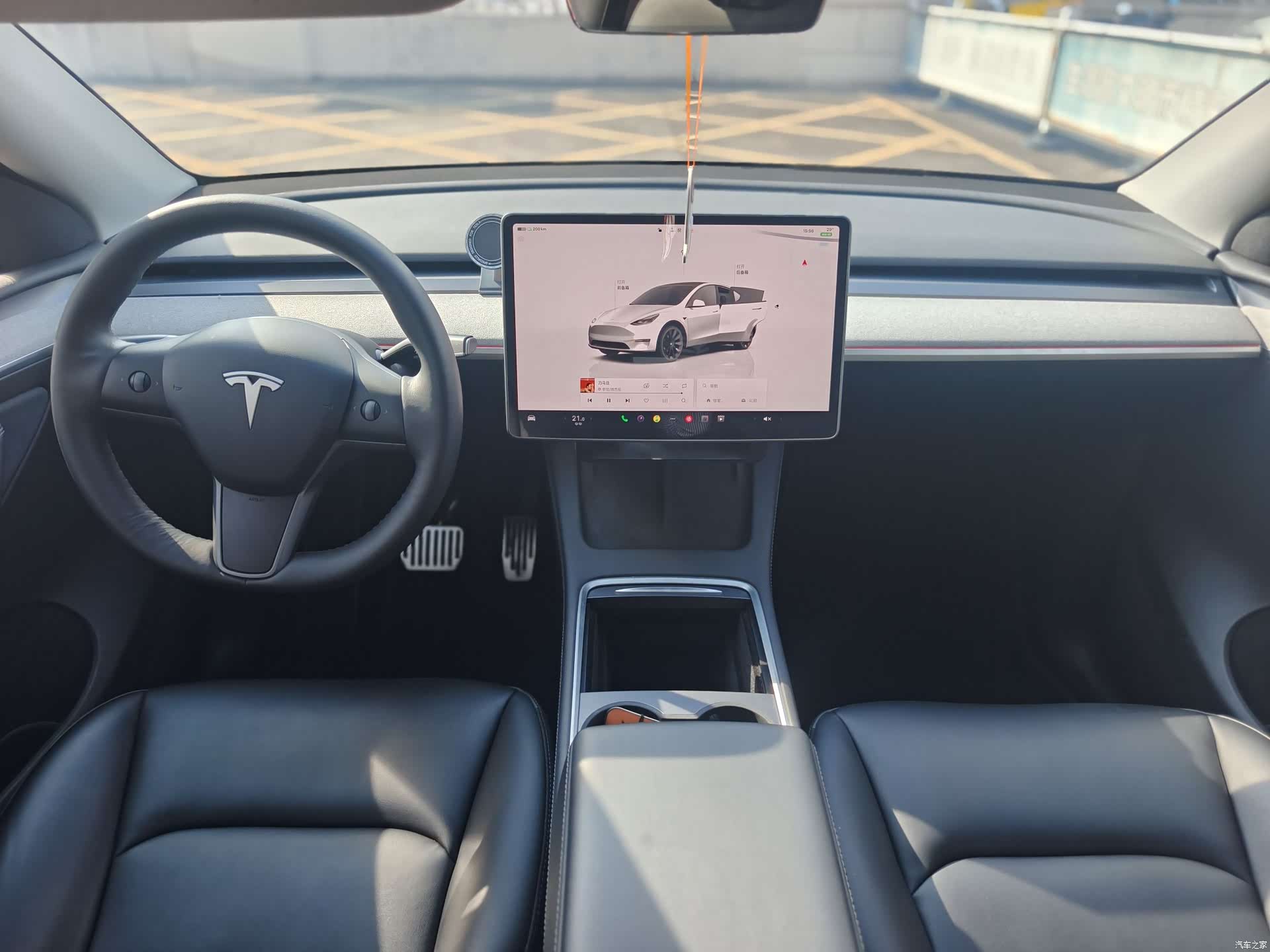 Tesla Model Y, 2023 все фото