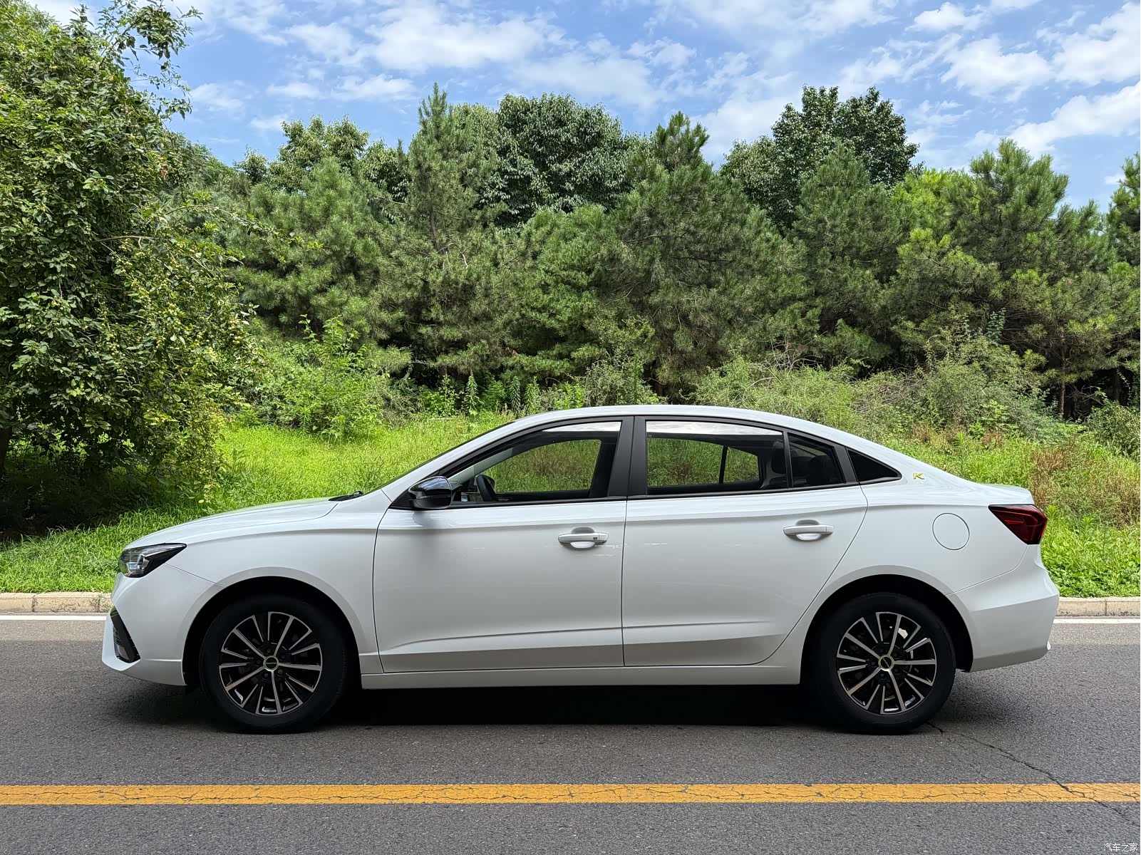 Roewe i5, 2021 3