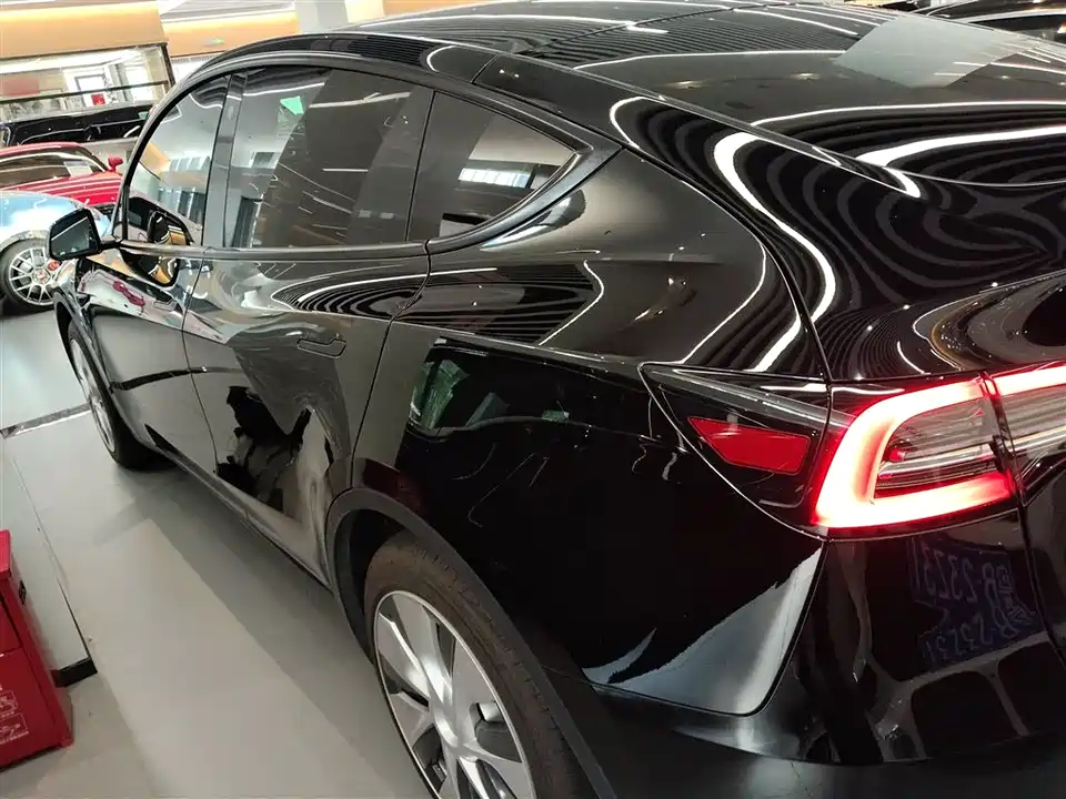 Tesla Model Y Tesla Model Y