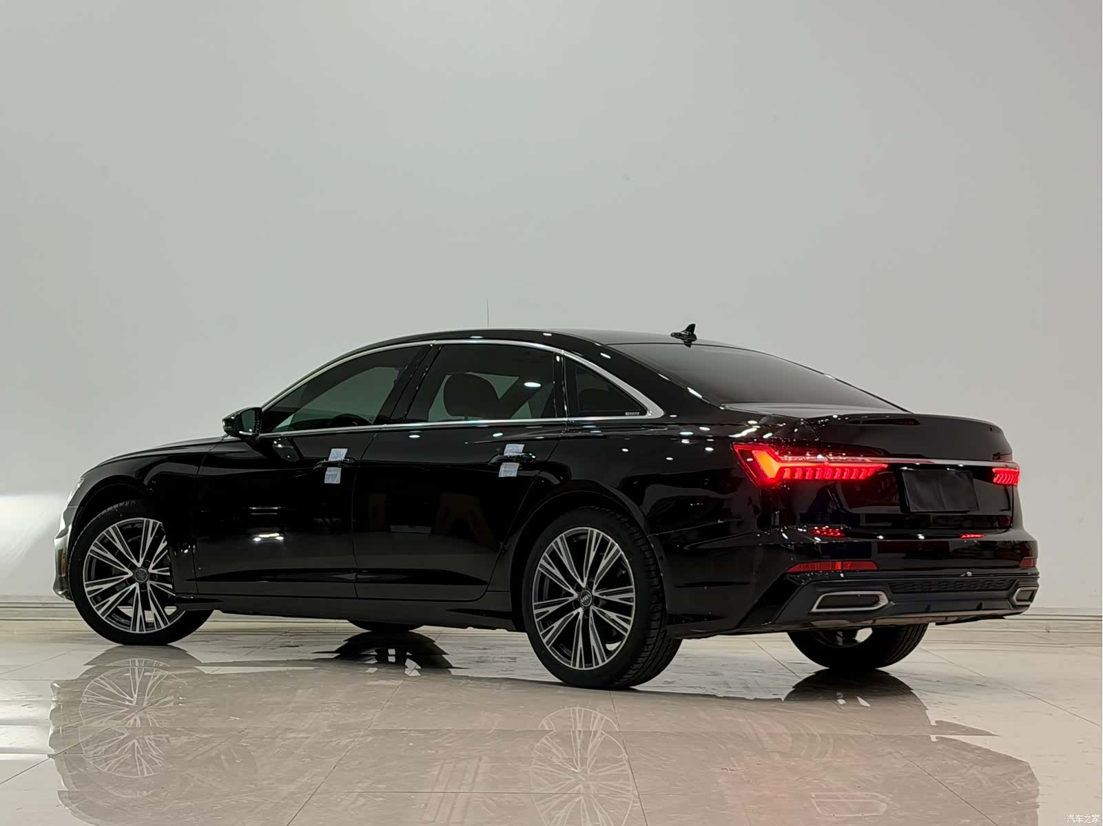 Audi A6L, 2020 все фото