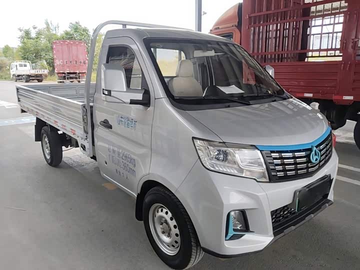 Changan Kuayue xin bao T3 EV 2024 dan pai Luxury lan ban che