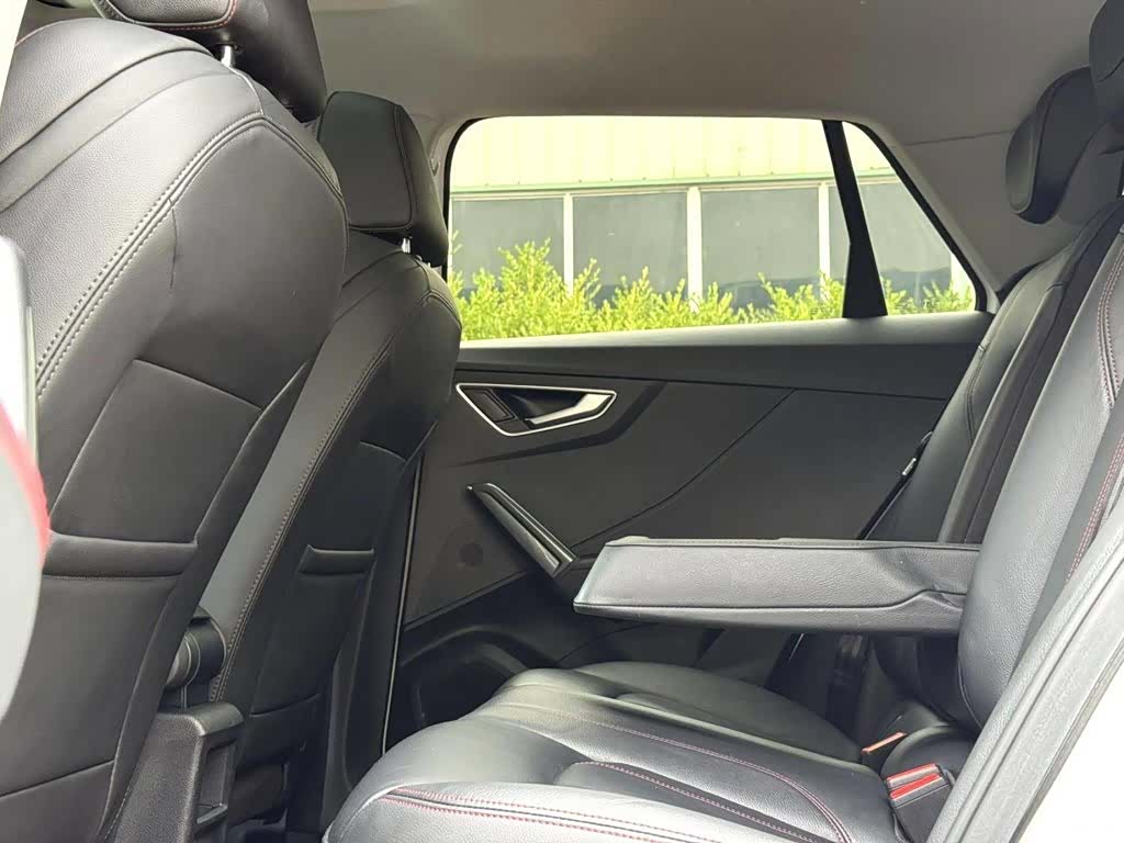 Audi Q2L, 2022 9