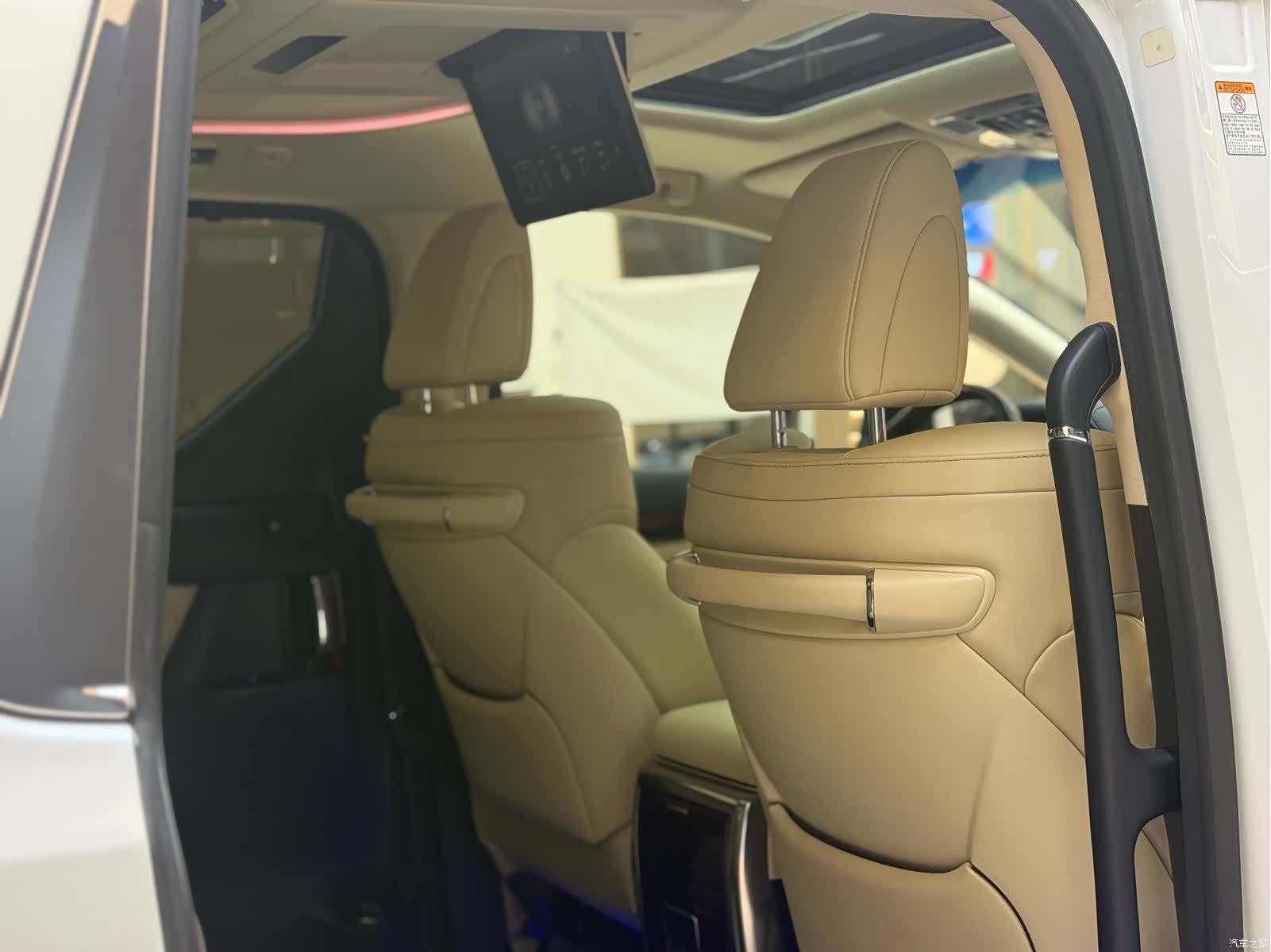 Toyota Alphard, 2016 28