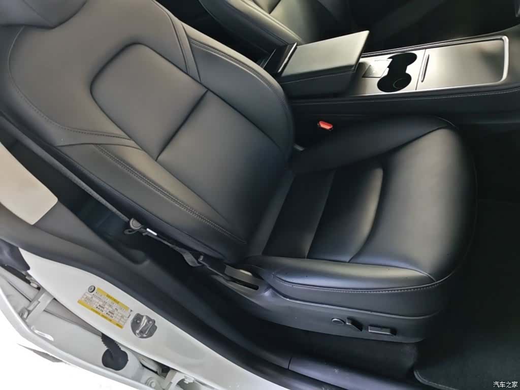 Tesla Model Y, 2021 25