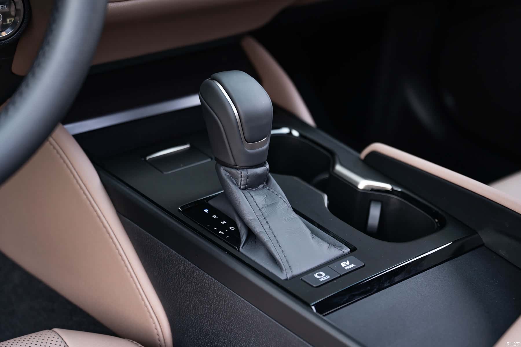 Lexus ES, 2025 15