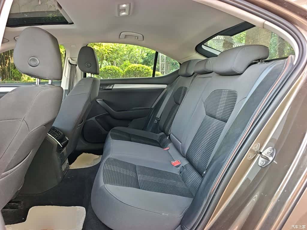 Skoda Superb, 2018 17