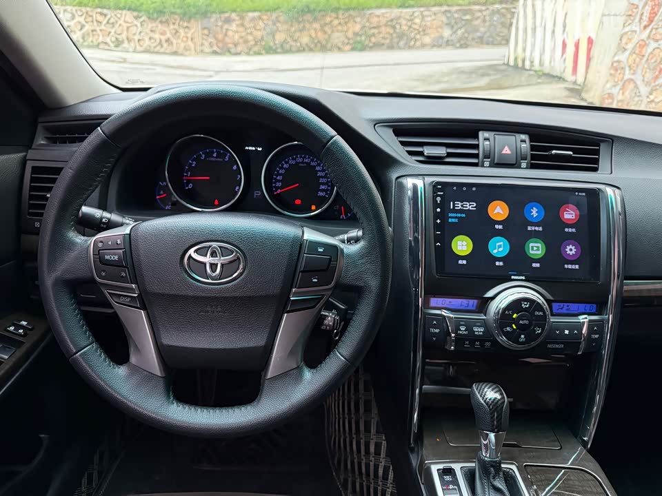Toyota Reiz Toyota Reiz