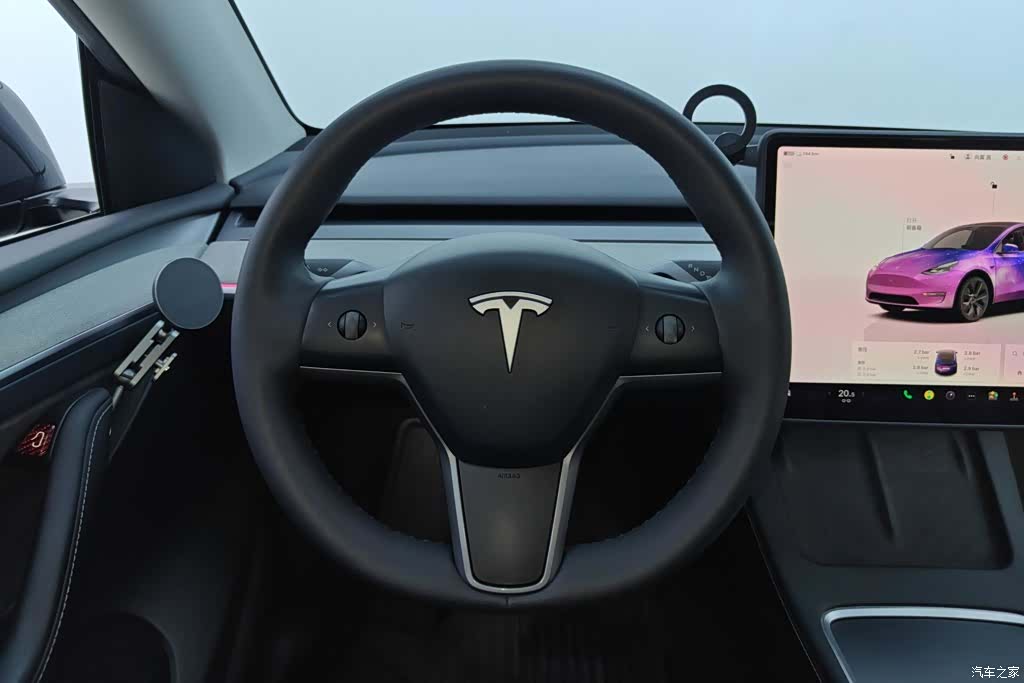 Tesla Model Y, 2024 15