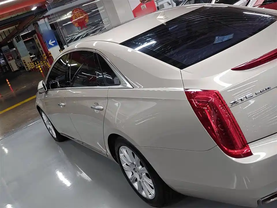 Cadillac XTS
