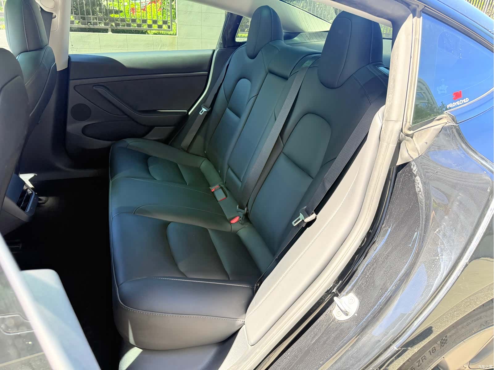 Tesla Model 3, 2022 все фото