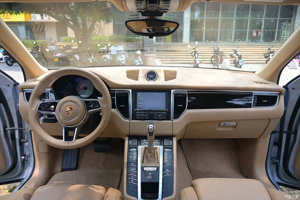 Porsche Macan, 2015 все фото