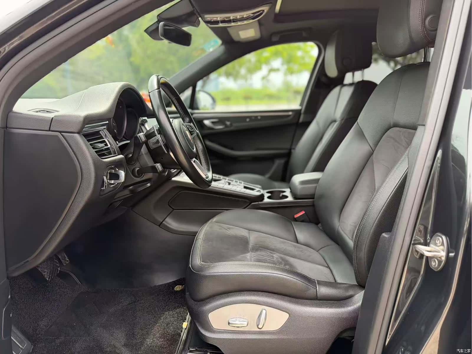 Porsche Macan, 2020 все фото