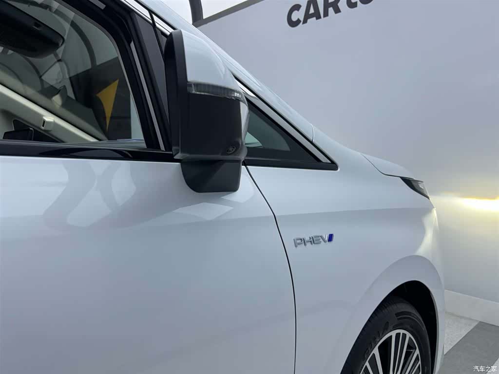Trumpchi E8, 2024 30