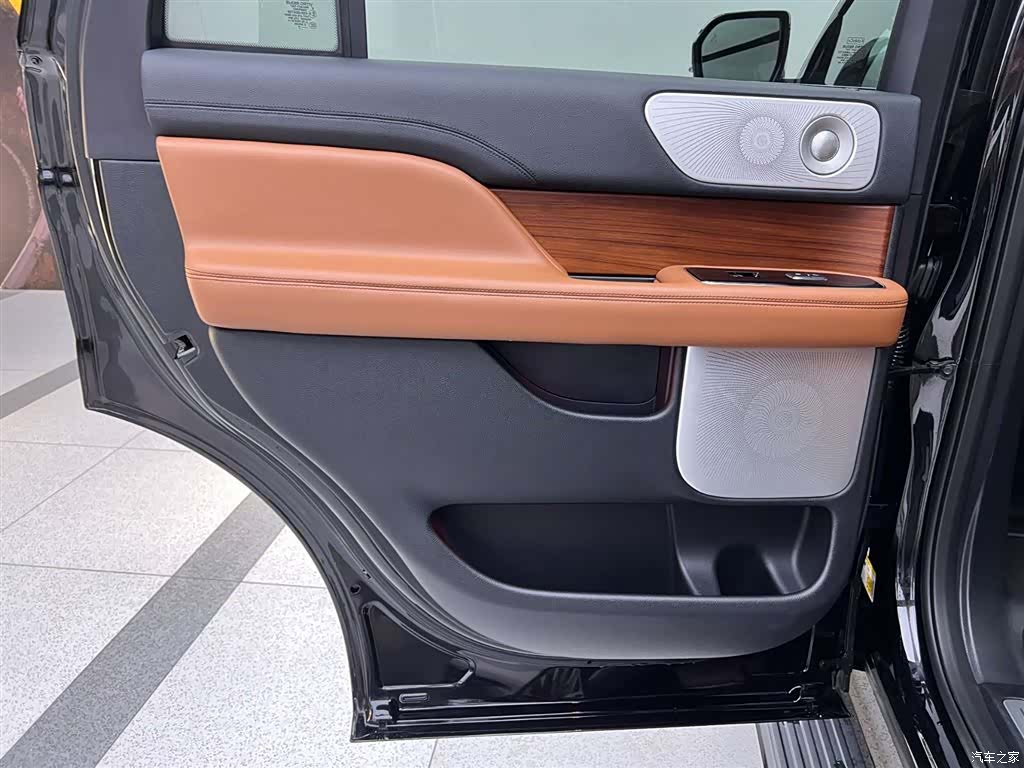 Lincoln Navigator, 2019 18