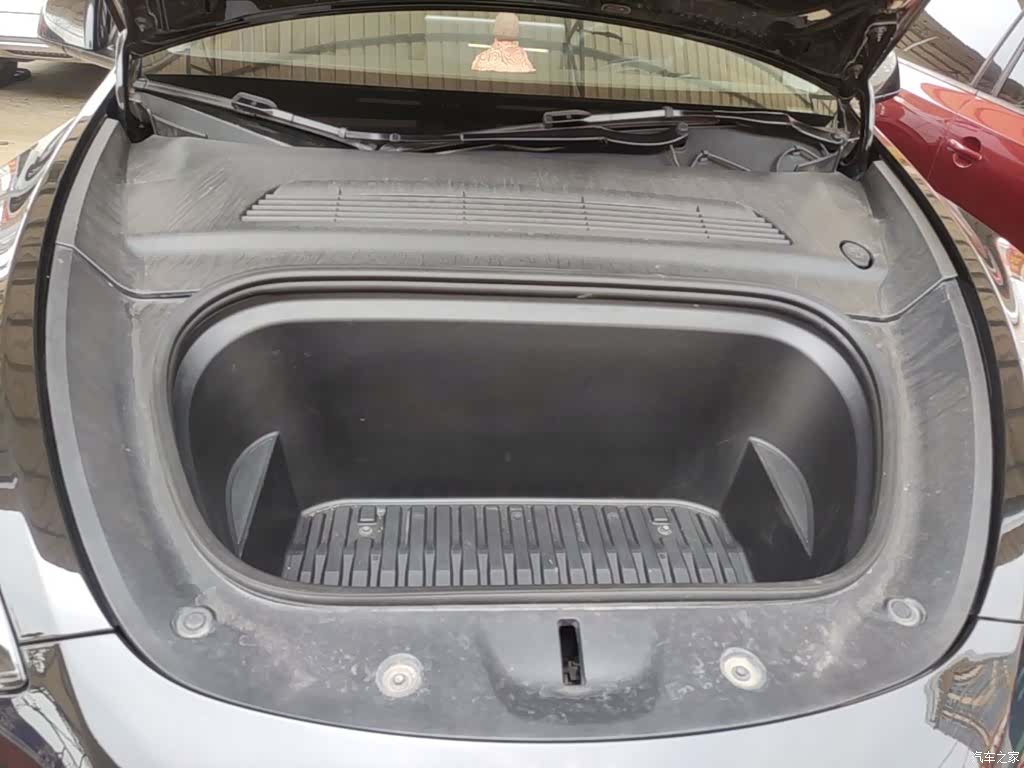 Tesla Model Y, 2023 20