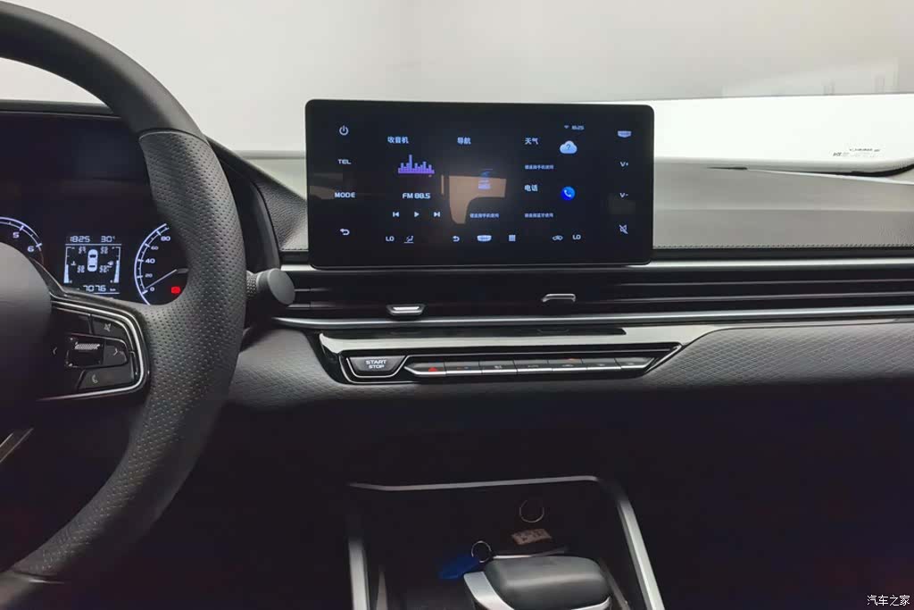 Geely Emgrand, 2025 13