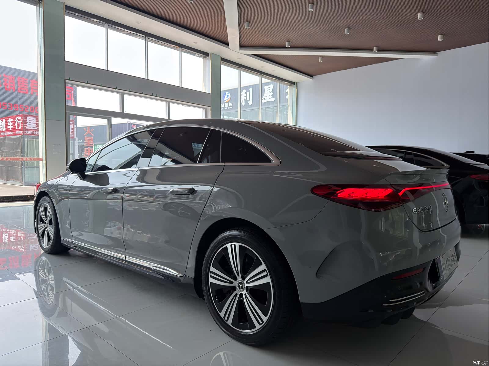 Mercedes-Benz EQE, 2024 18
