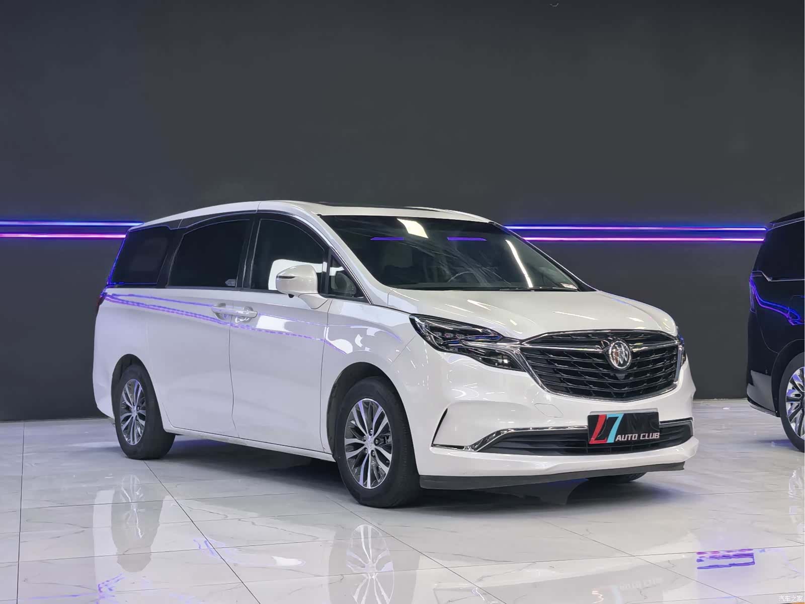 Buick GL8, 2021 3