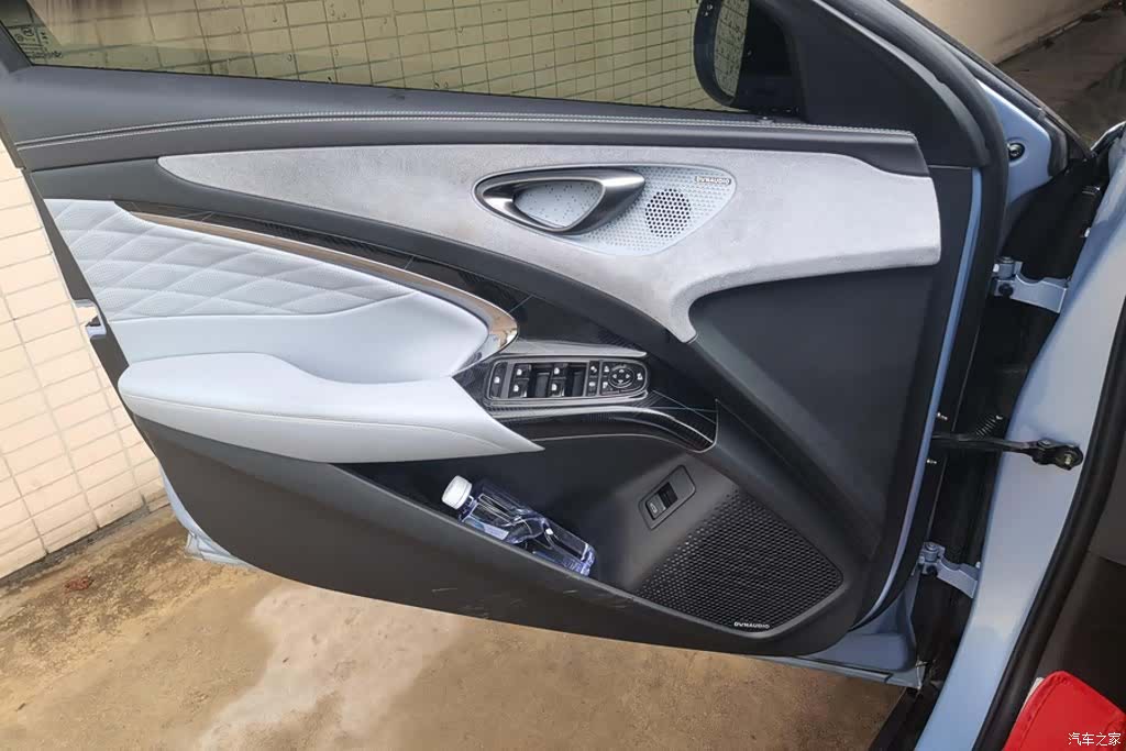 BYD Seal, 2022 7