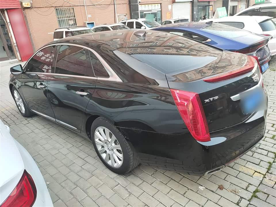 Cadillac XTS