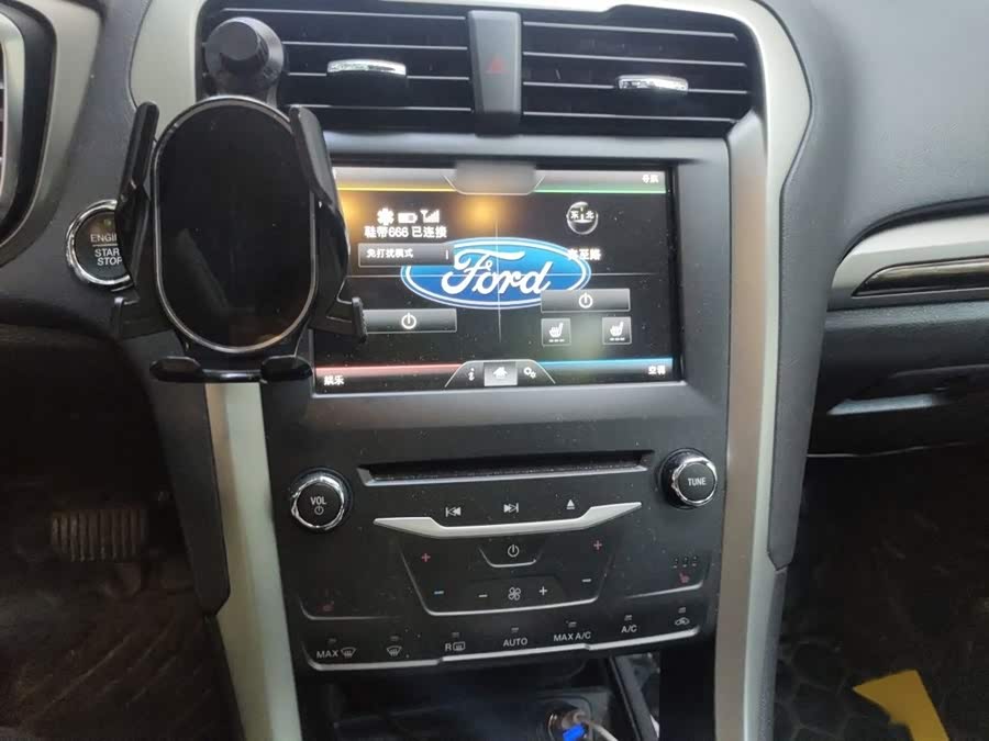 Ford Mondeo 2015, фото 5