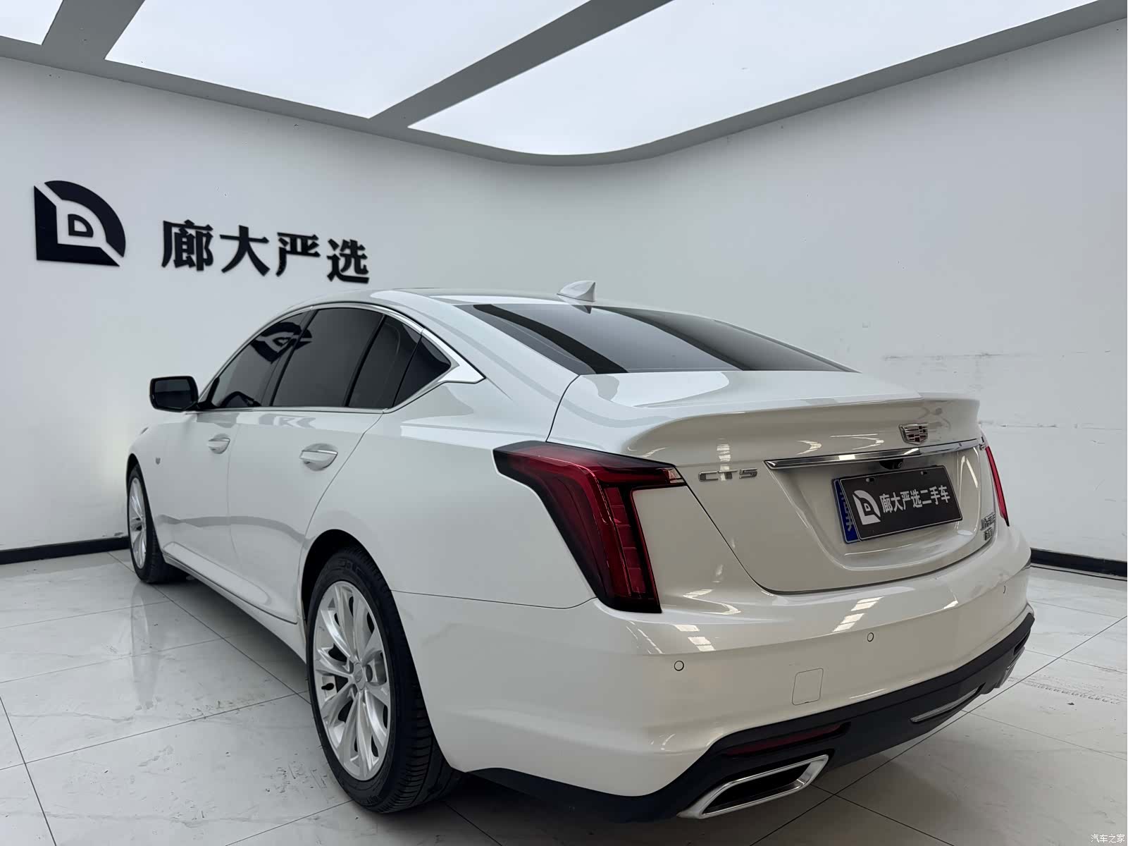 Cadillac CT5, 2023 все фото