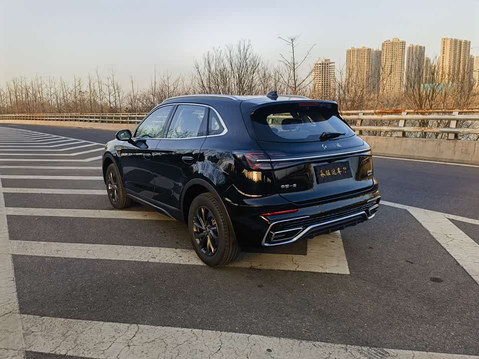 Hongqi HS5