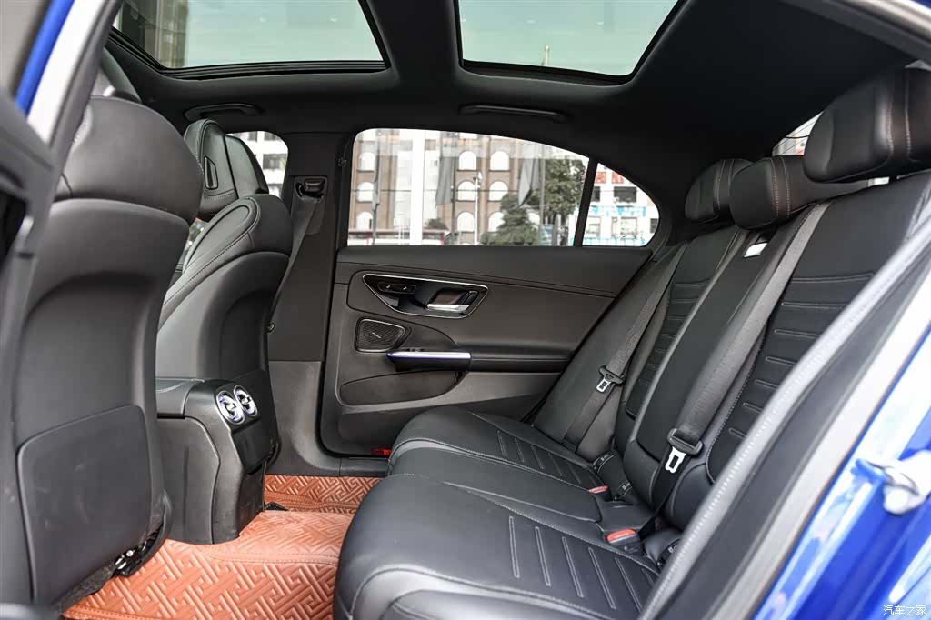 Mercedes-Benz C-Class, 2021 12