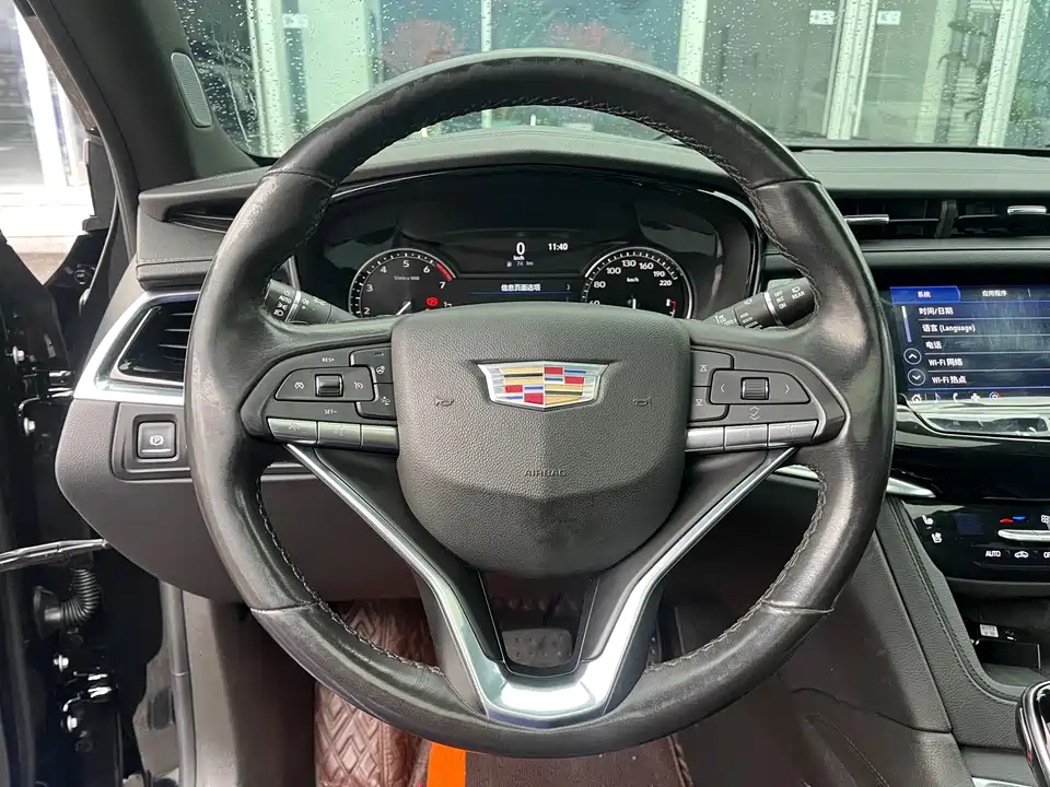 Cadillac XT6