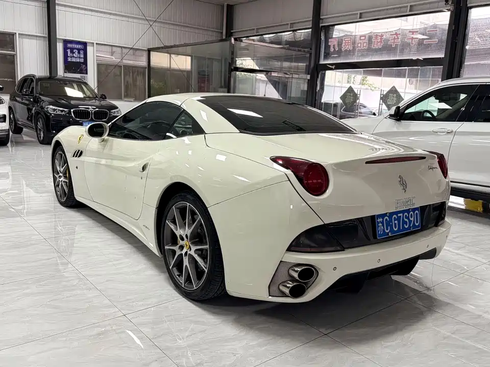 Ferrari California T