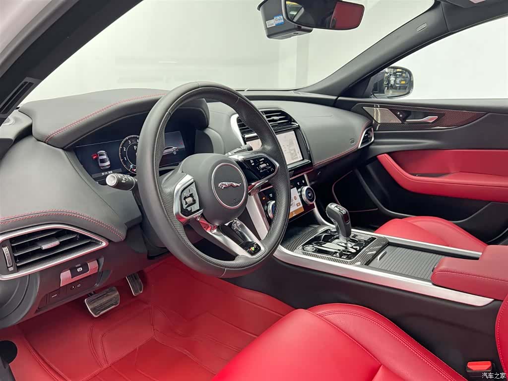 Land Rover XEL, 2025 13
