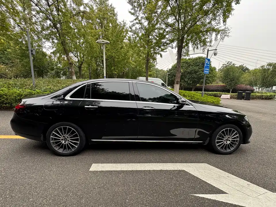 Mercedes-Benz E-class Mercedes-Benz E-class