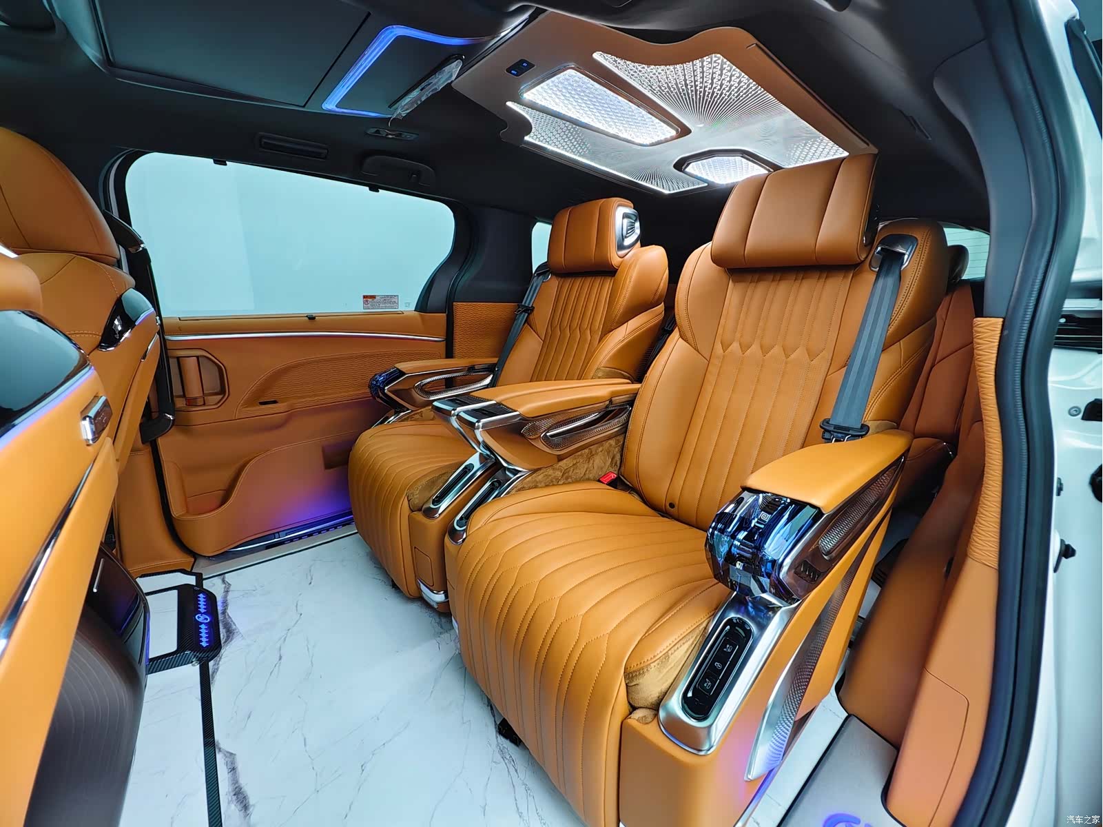 Toyota Granvia, 2026 21