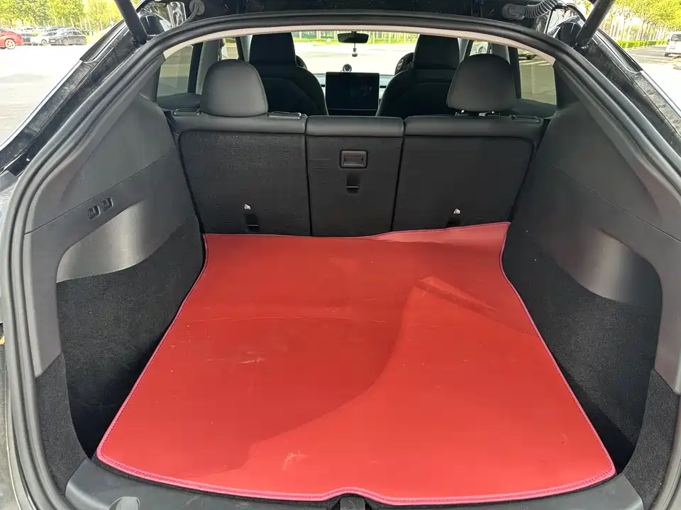 Tesla Model Y Tesla Model Y