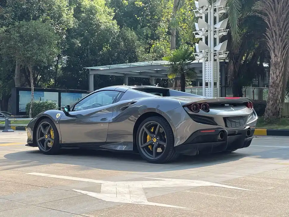 Ferrari F8