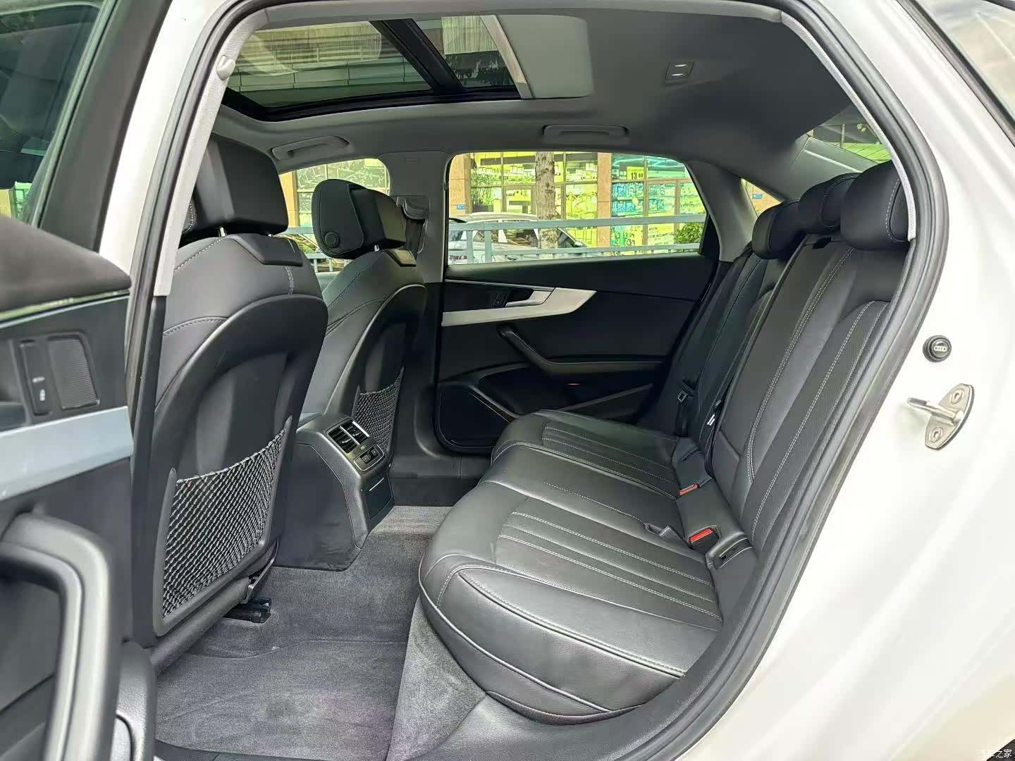 Audi A4L, 2022 9