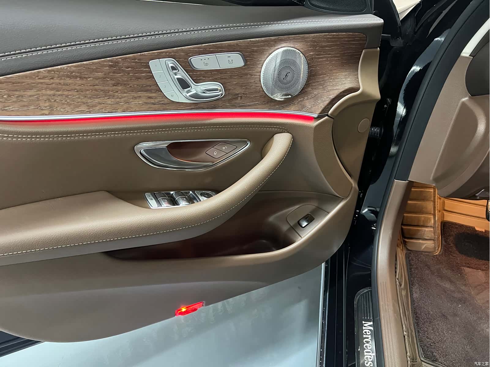 Mercedes-Benz E-Class, 2023 19