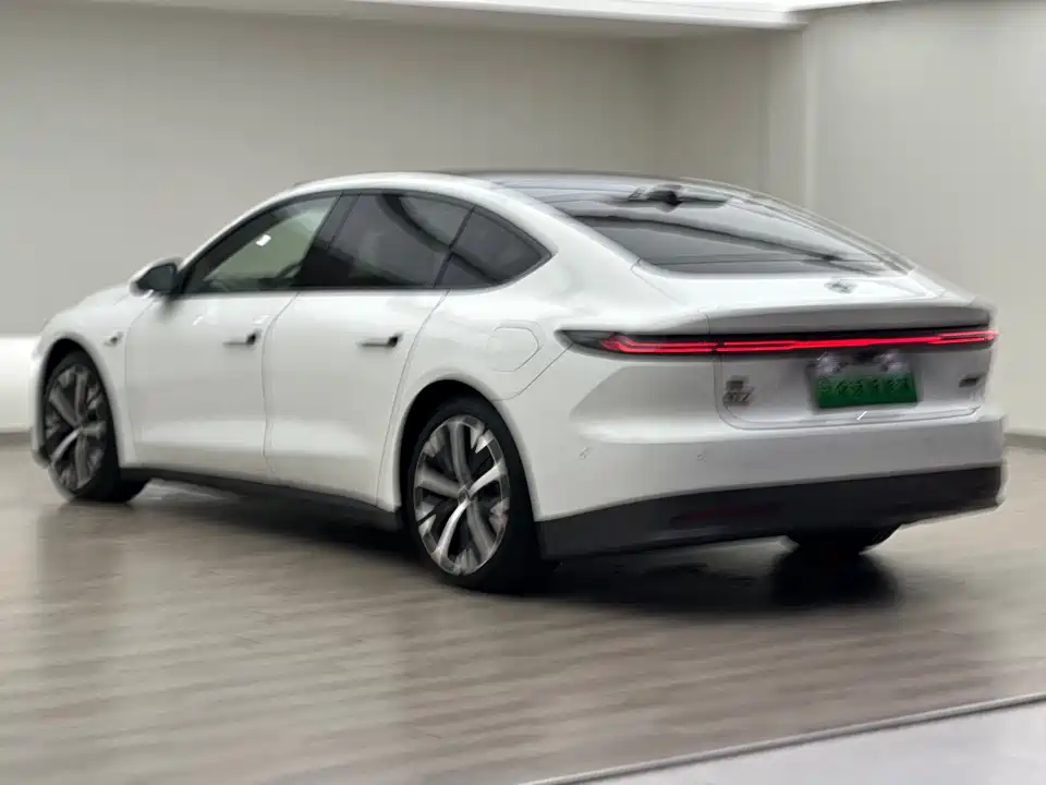 NIO ET7