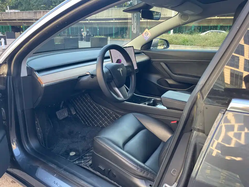 Tesla Model 3 Tesla Model 3