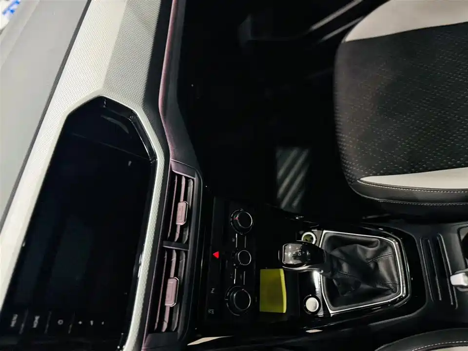 Volkswagen Exploring the shadow