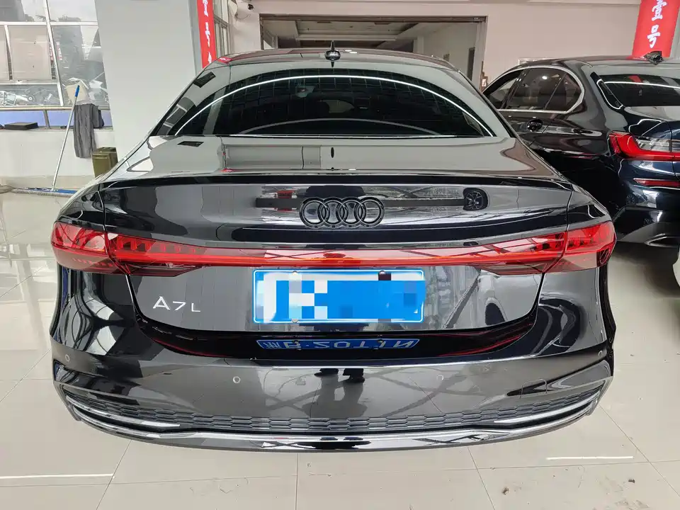 Audi A7L