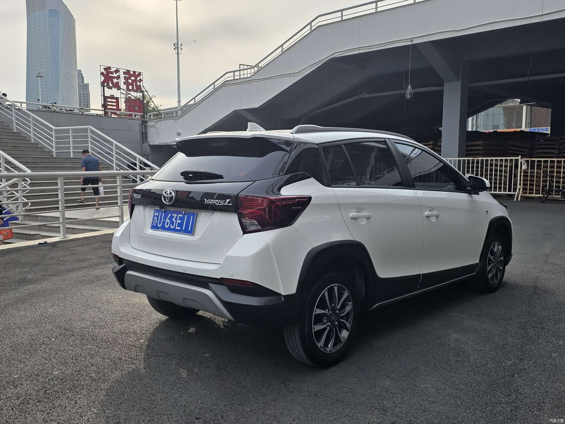 Toyota YARiS L, 2023 все фото