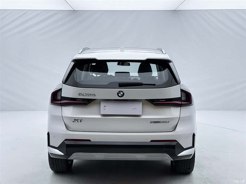 BMW X1, 2023 все фото