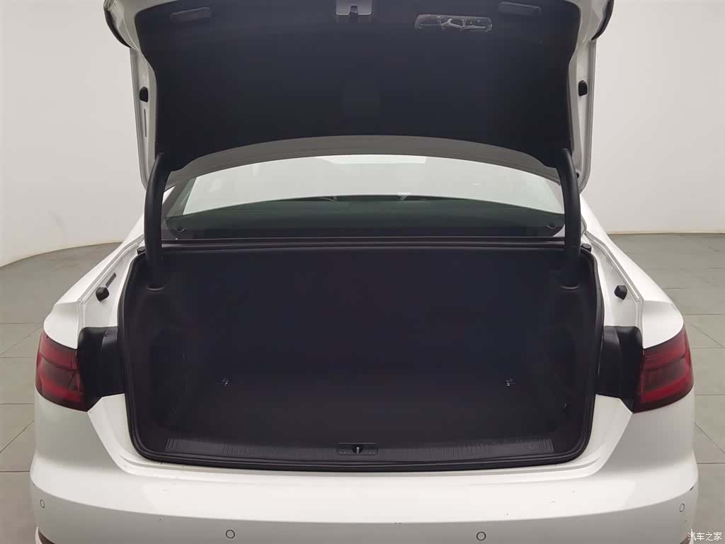 Audi A4L, 2018 16