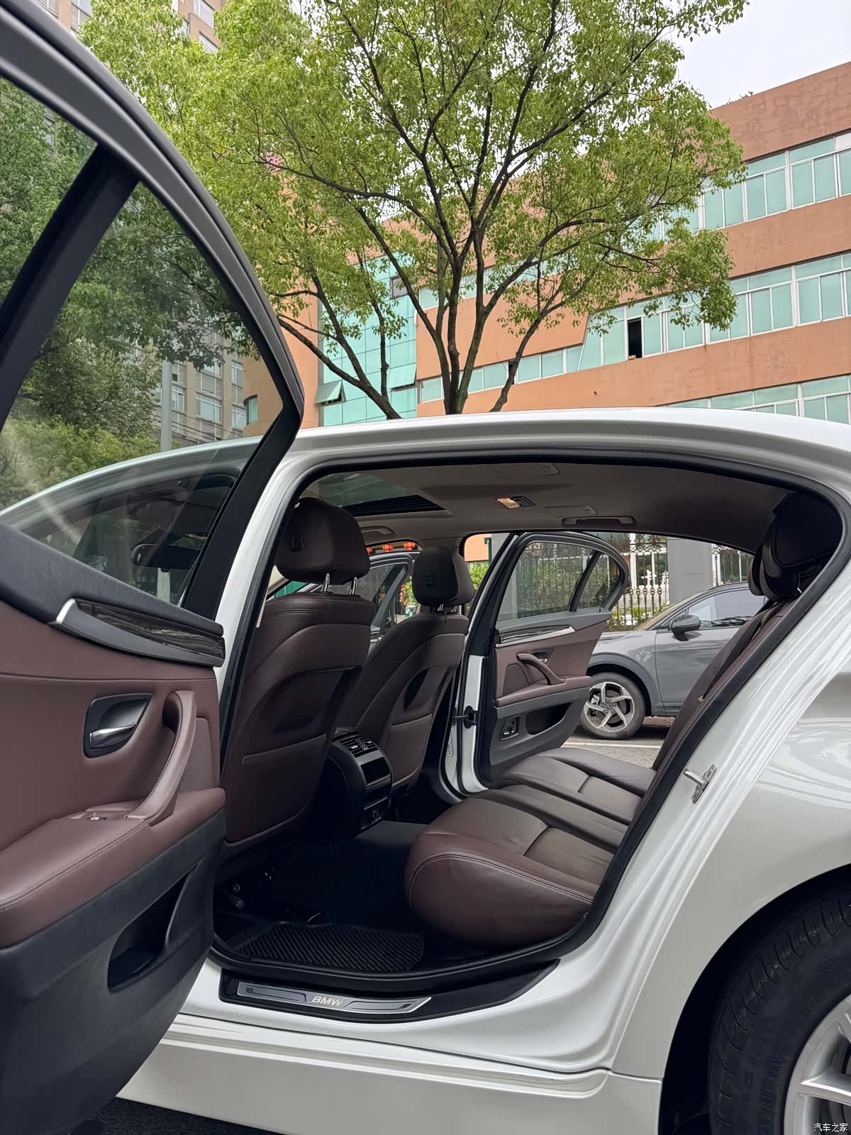 BMW 5 Series, 2017 11