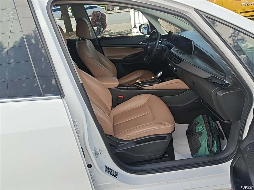 Buick GL6, 2022 25