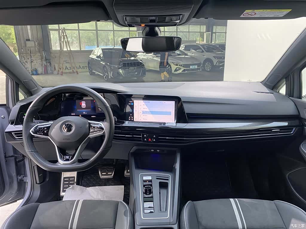 Volkswagen Golf, 2023 14